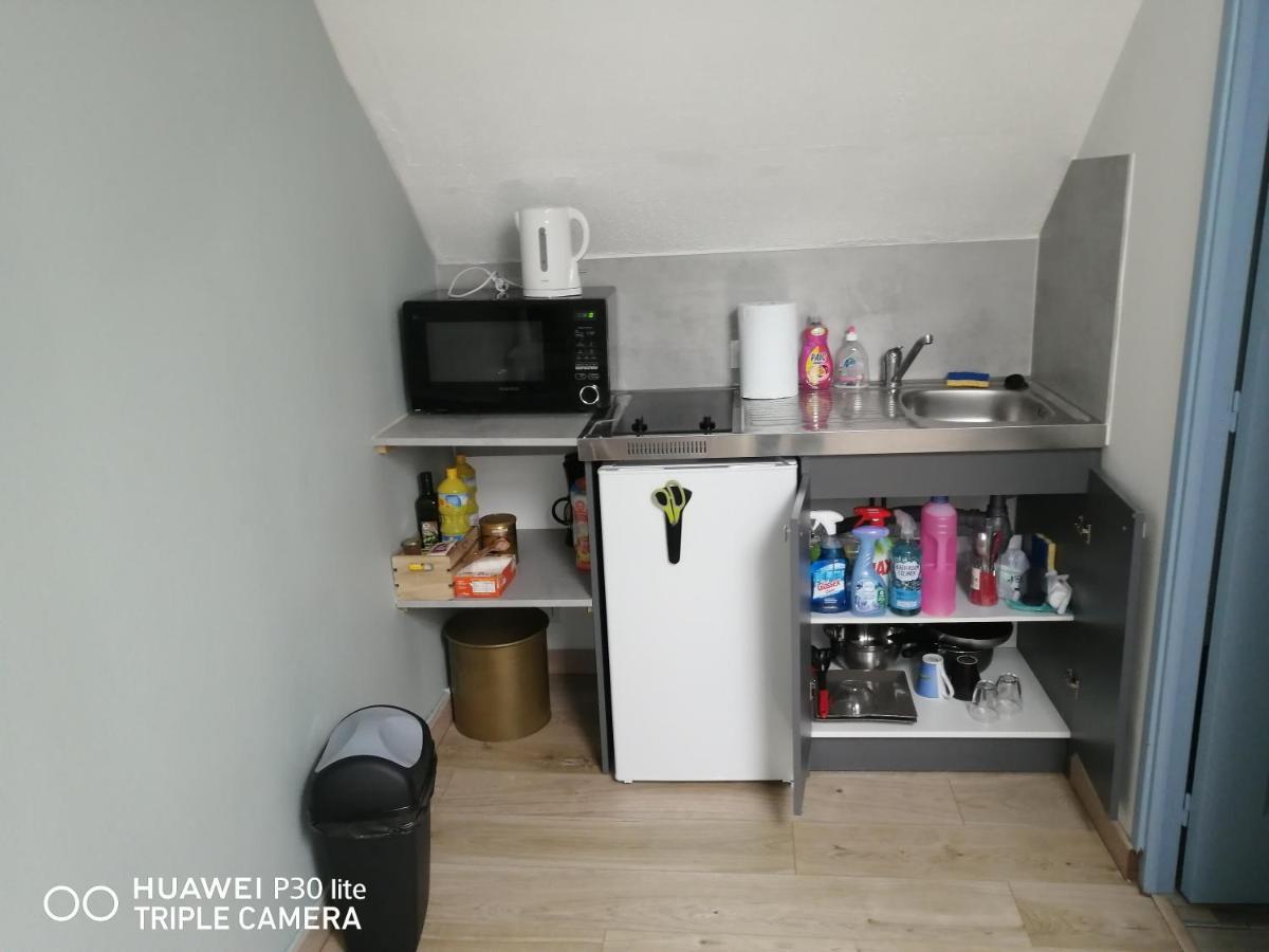 Studio haut tout équipé wifi arrivée autonome Le Creusot Esterno foto